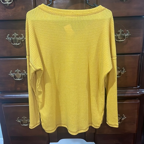 NWT mustard colored waffle sweater. Size Small - Picture 2 of 4